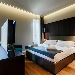 Gasthuis Ama 18 - The House Of Travelers-, Como